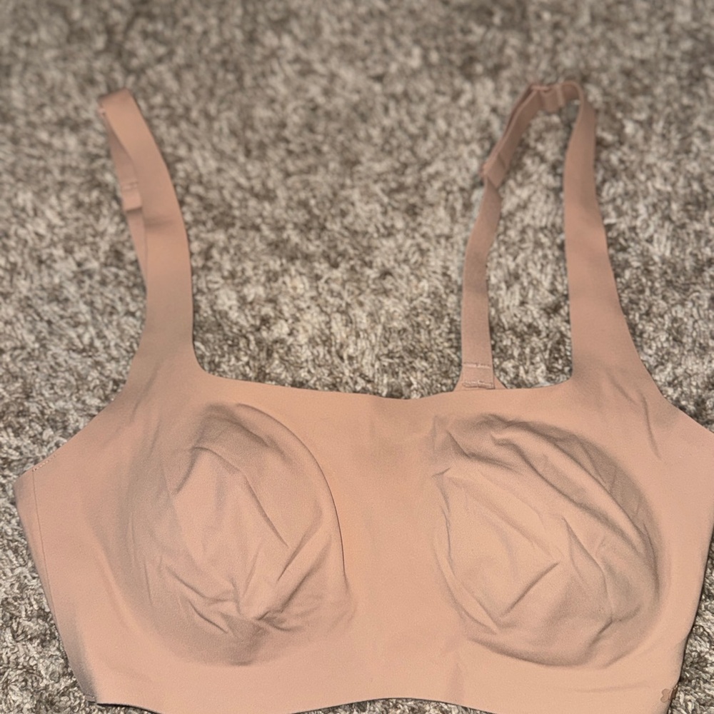 Skims Bra Size Medium
